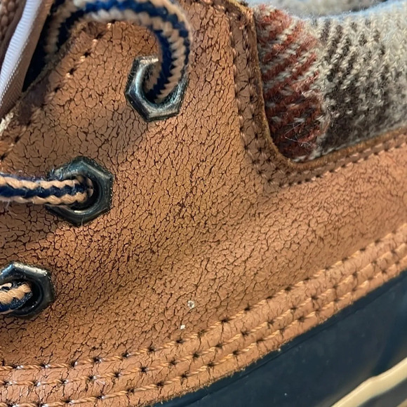 Totes, low top duck shoe, rubber & leather, waterproof, size 6.5 men or 8-8.5 W - Picture 2 of 12